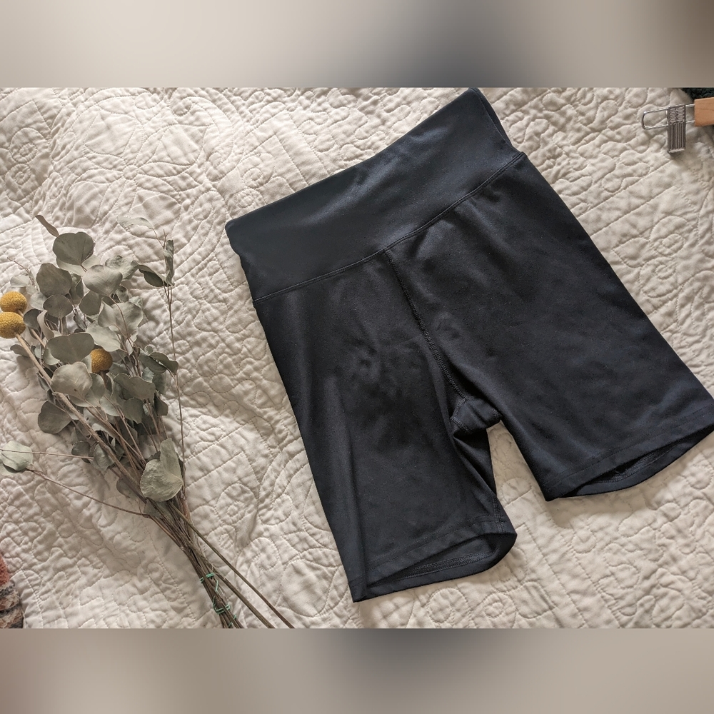 Black bike shorts - Balance Collection